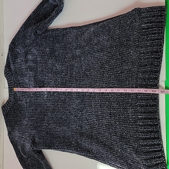 Orvis Ladies' Chenille Pullover V-Neck Sweater/ M. - Picture 6 of 13